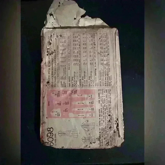 Vintage Simplicity Sewing Pattern - Picture 2 of 2